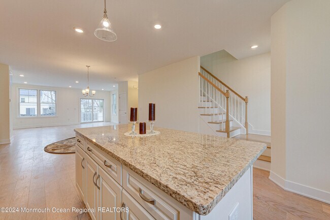 Building Photo - 8 Raritan Ave