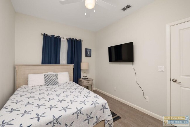 Building Photo - 128 Las Joyas Blvd