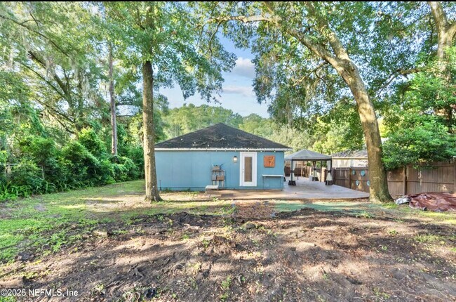 Building Photo - 10621 Oak Crest Dr