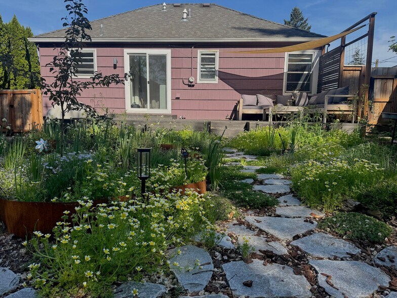 Building Photo - 3445 NE 79th Ave