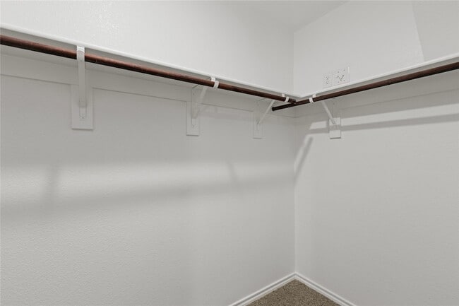 Building Photo - 7016 Vining Dr