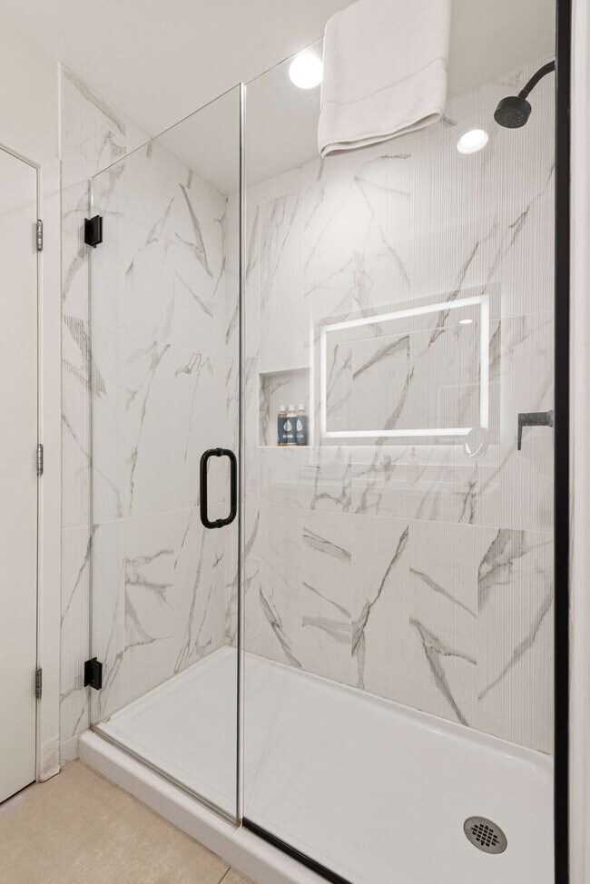 Building Photo - 365 N Halsted St