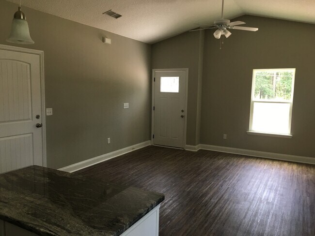 Building Photo - 3/2 House For Rent in Northside Jax!