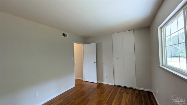 Building Photo - 2117 Pullman Cir