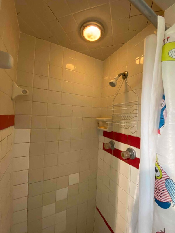 Building Photo - 916 Buccaneer Dr