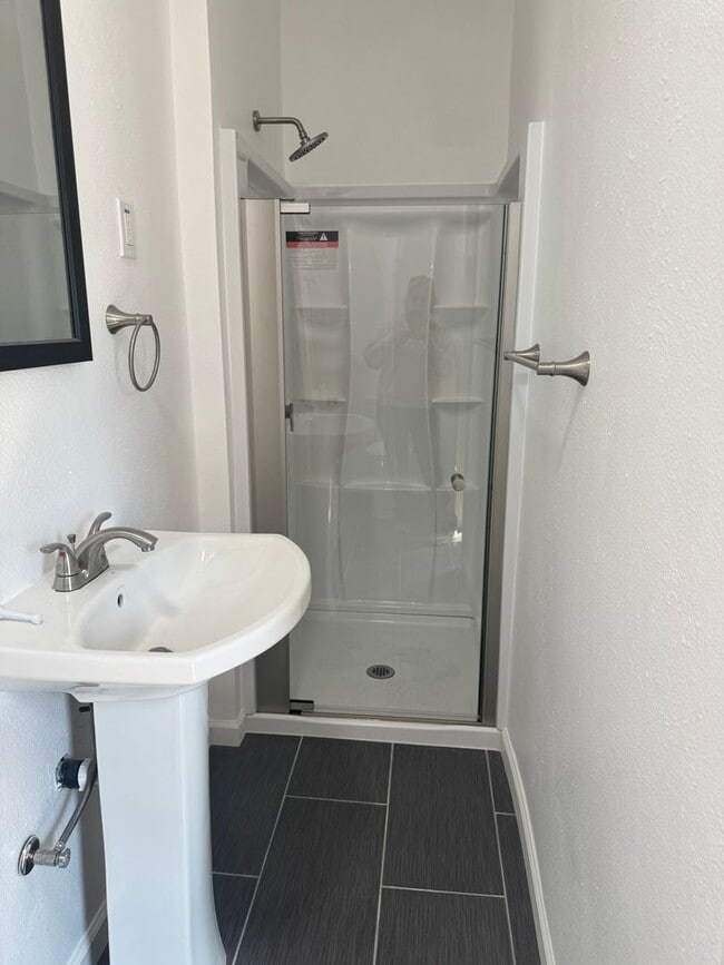 Building Photo - Newly Renovated