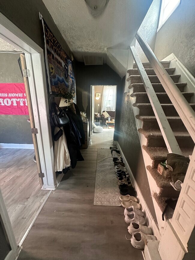 Building Photo - 670 Willey St