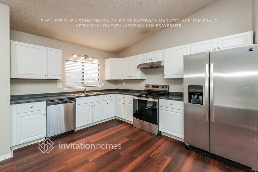 Building Photo - 2925 Rhapsody Dr