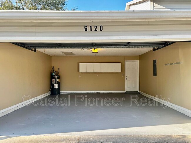 Building Photo - 6120 Silkdale Ct