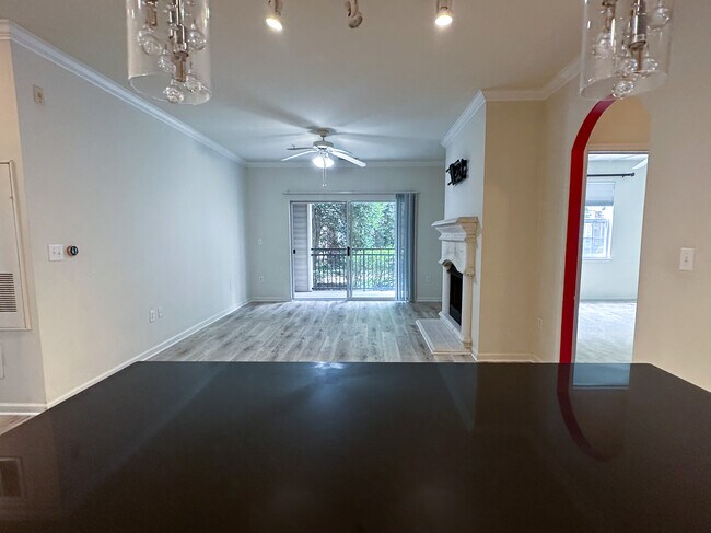 Building Photo - 12921 Centre Park Cir