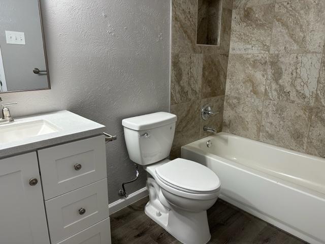 Building Photo - 5204 Hendrix Dr