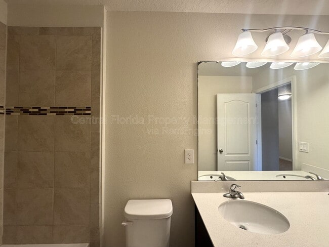 Building Photo - 590 Prospect Point