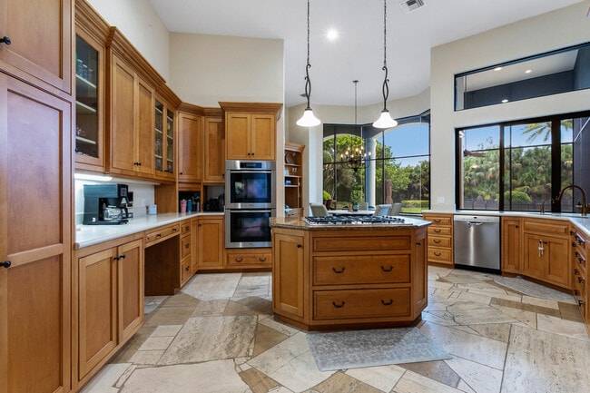 Building Photo - 8158 Native Dancer Rd E