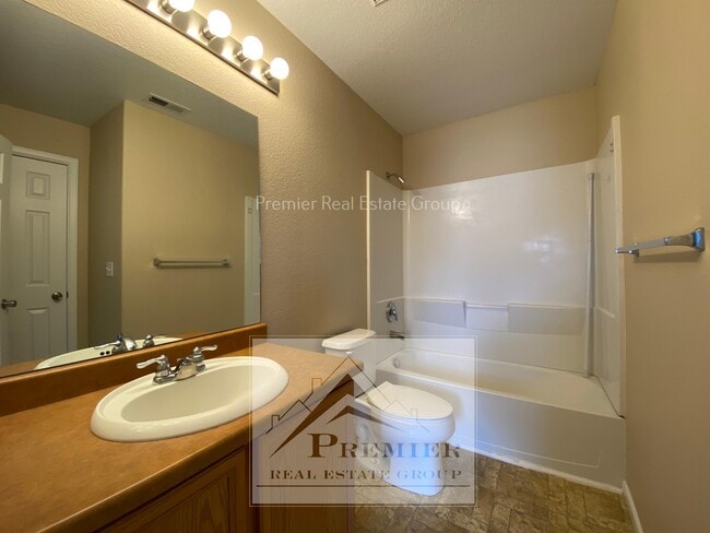 Building Photo - 7764 Sandy Springs Point