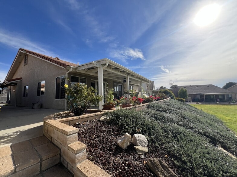 Building Photo - 10665 Cherry Hills Dr