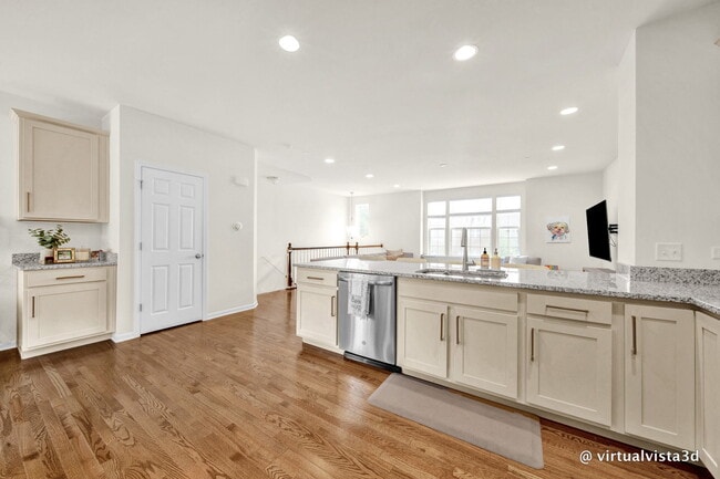 Building Photo - 2707 Rosedale Ave