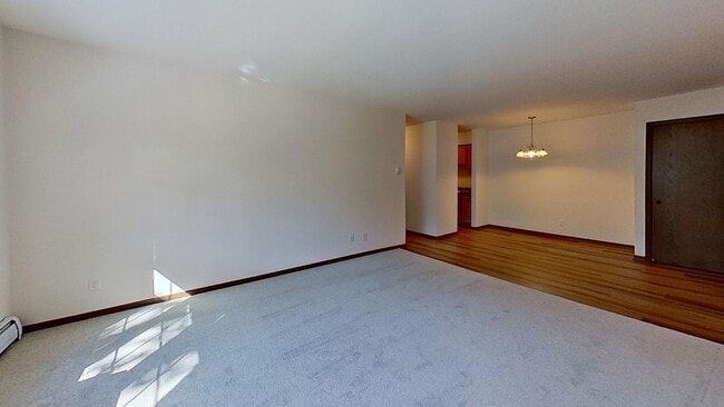 Building Photo - RENOVATED Upper 1 Bedroom 1 Bathroom Apart...