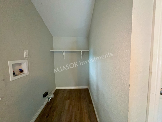 Building Photo - 3-Bed, 2-Bath Home Minutes from Fort Sill – Move-In Ready!