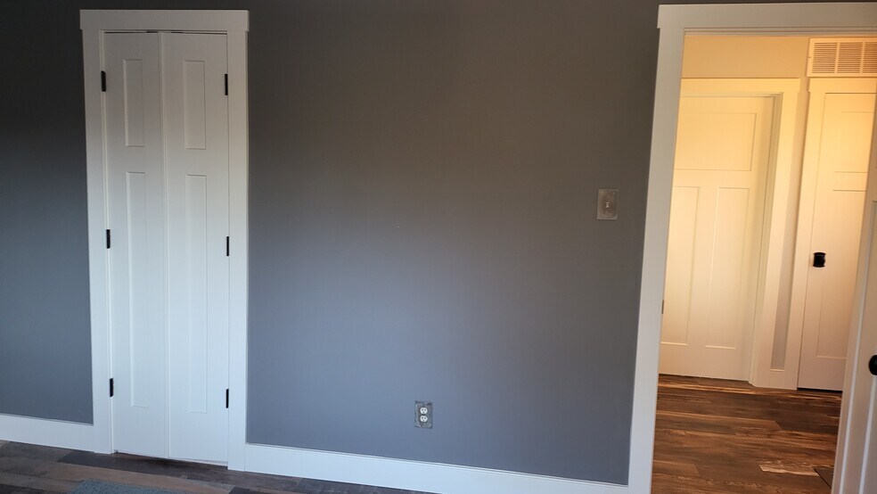 Building Photo - 348 New Market Ct