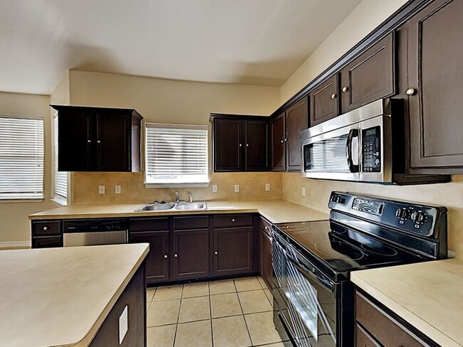 Building Photo - No Application Fees* $500 off 1st Months R...
