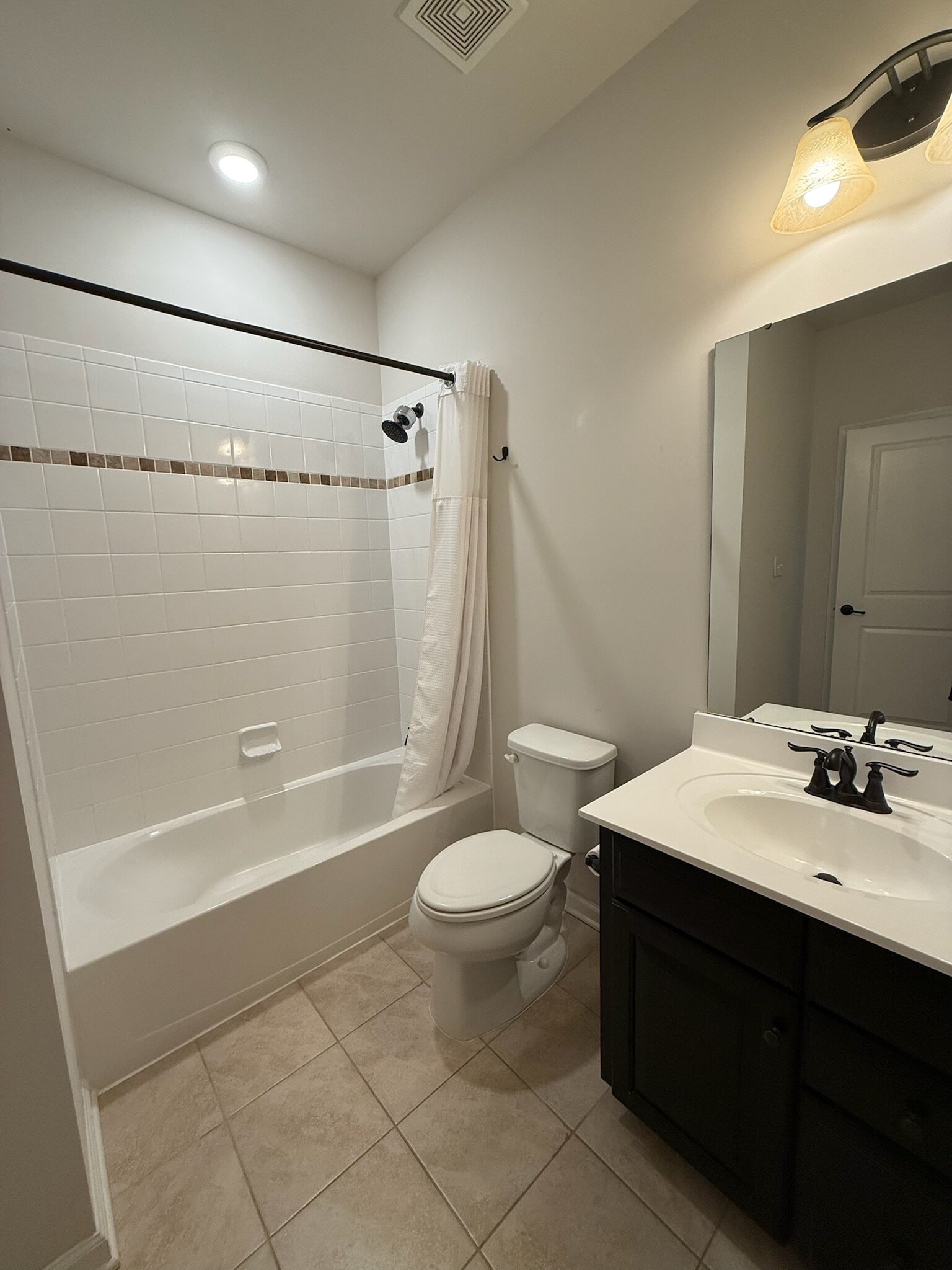 Building Photo - 814 Oval Park Ln