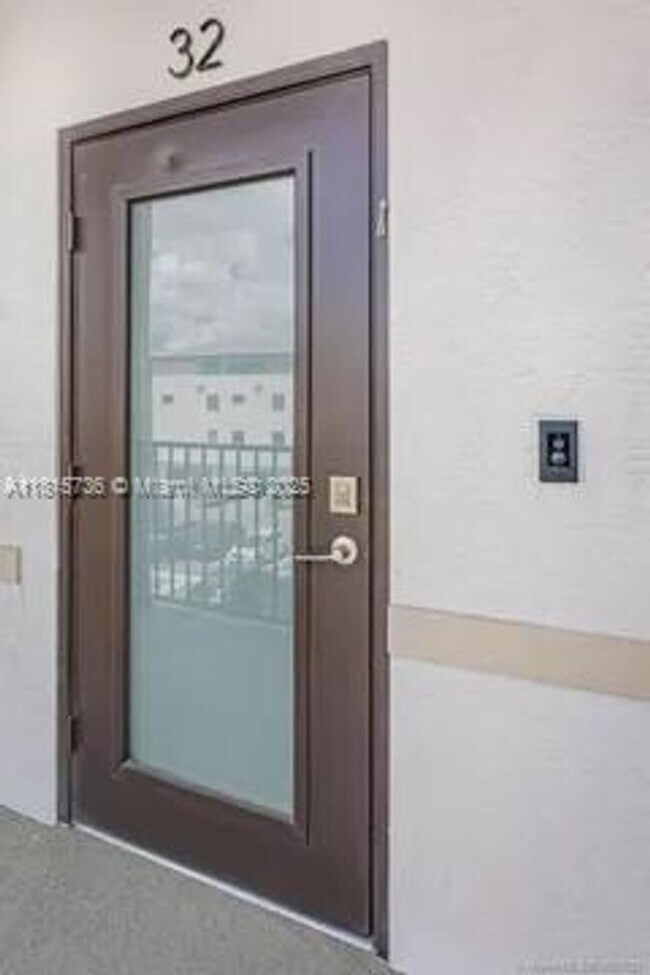 Building Photo - 4725 NW 85th Ave