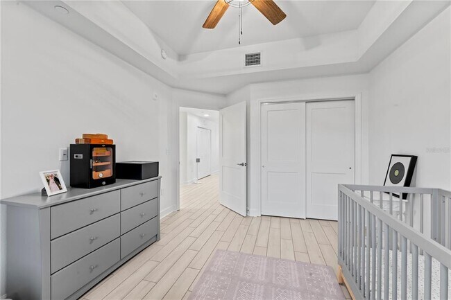 Building Photo - 125 Island Way