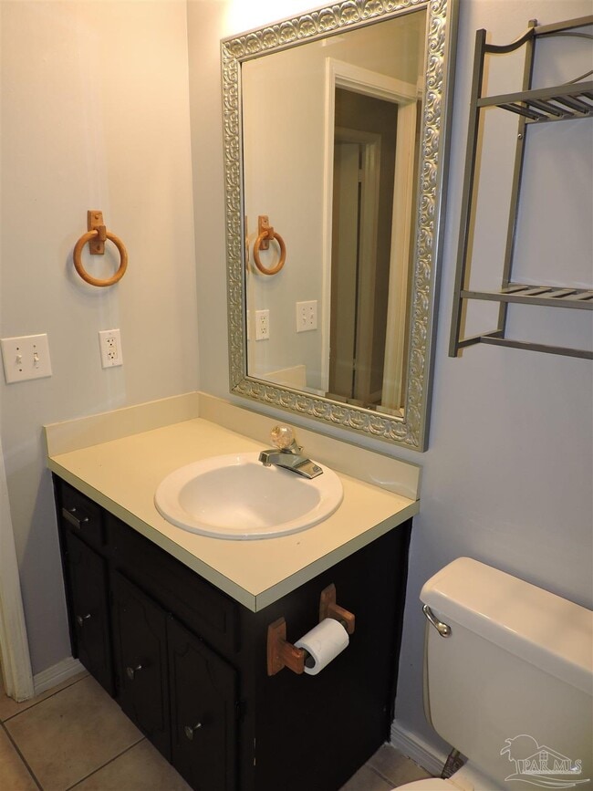 Building Photo - 7834 Charter Oaks Dr