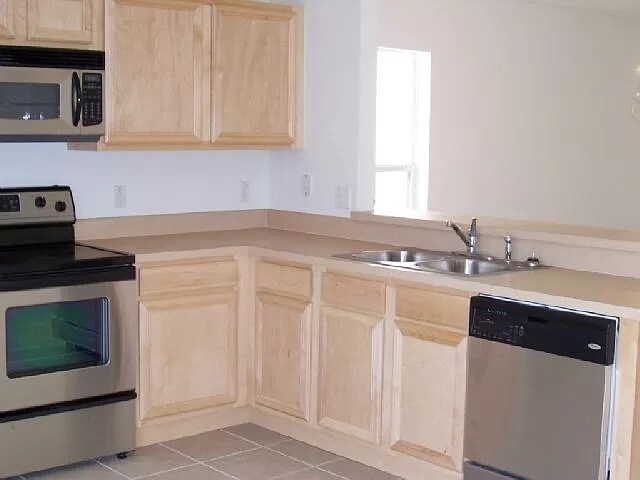 Building Photo - 1456 Bella Coola Dr