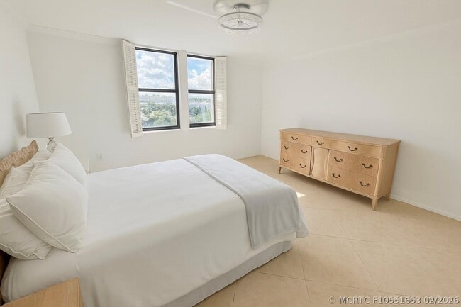 Building Photo - 3460 S Ocean Blvd