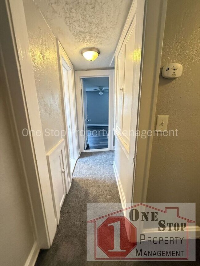 Building Photo - Beautiful 4 Bedroom 3 Bathroom Home in Kan...