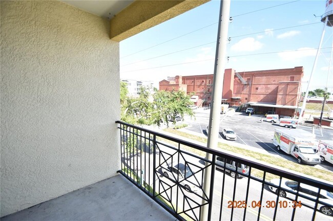 Building Photo - 1810 E Palm Ave