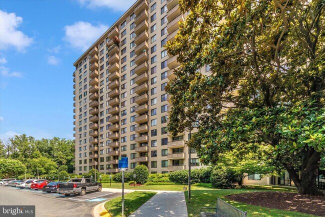 Building Photo - 5225 Pooks Hill Rd