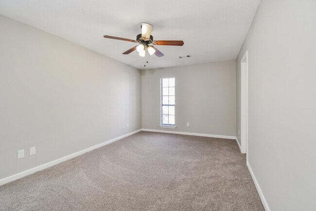 Building Photo - 7111 Peppermill Ln