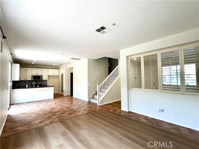 Building Photo - 16620 Colonial Dr