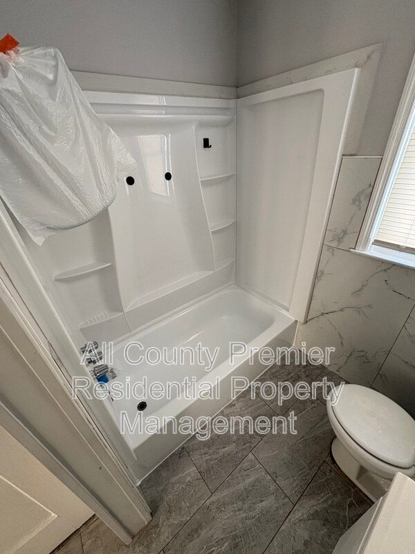 Building Photo - 220 Norcross Ln