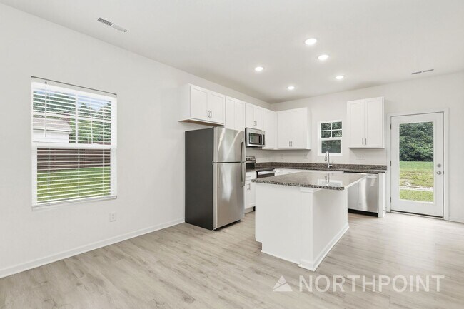 Building Photo - 4105 Snyder Dr