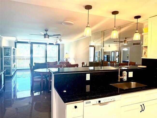 Building Photo - 1627 Riverview Rd