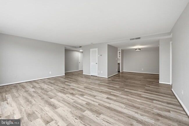 Building Photo - 4600 Duke St