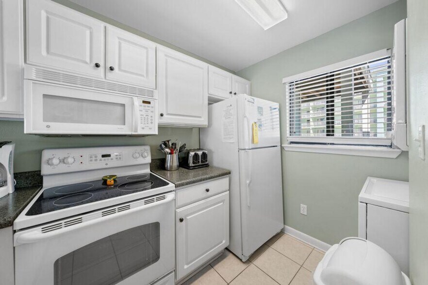 Building Photo - 23092 Perdido Beach Blvd