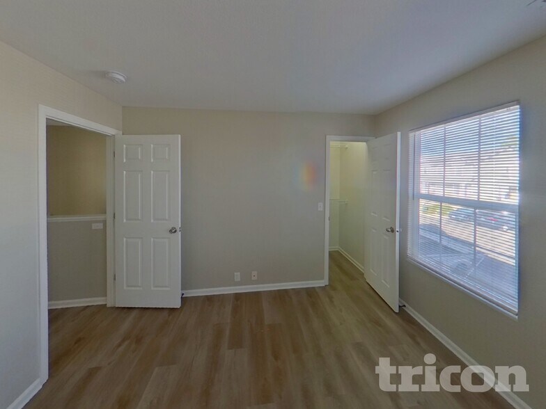 Building Photo - 2050 Creekridge Point