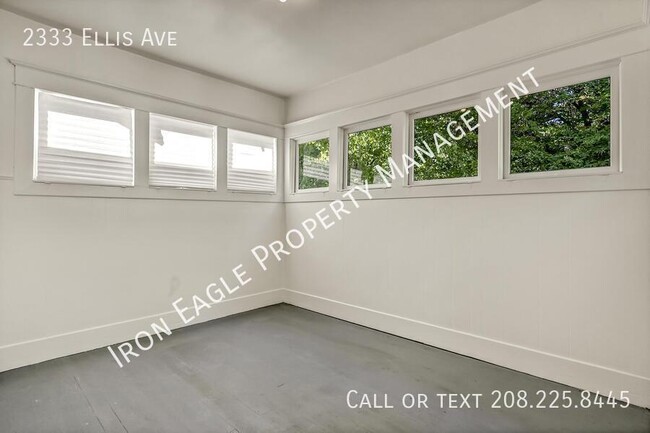 Building Photo - 2333 Ellis Ave