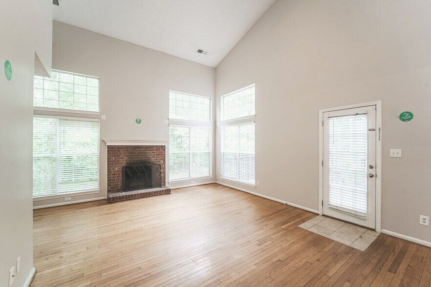 Building Photo - 8400 Woodford Bridge Dr