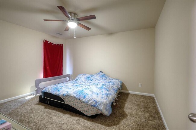 Building Photo - 1230 Dianne Dr