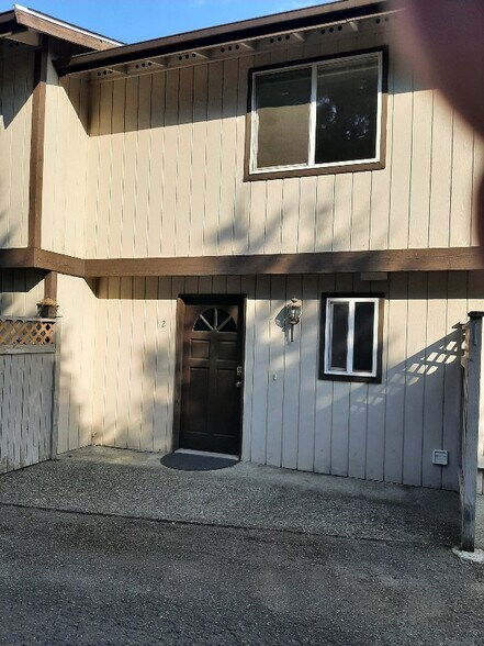 Building Photo - 4617 80th St NE