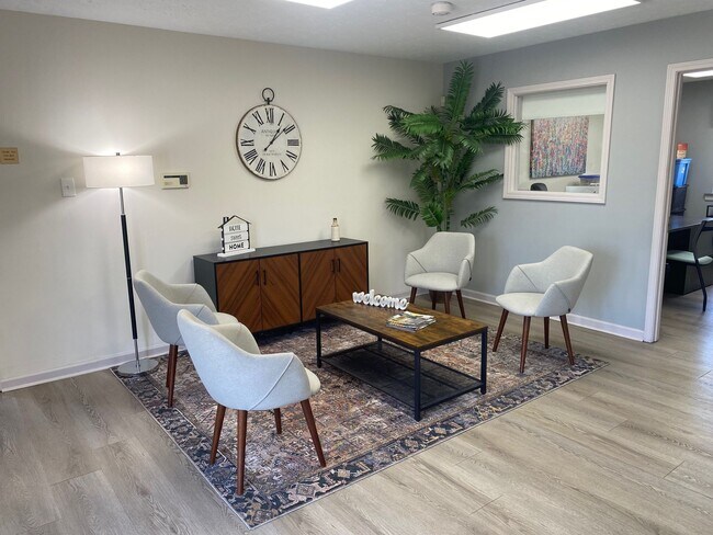 Building Photo - Beautiful 2-bedroom 1 bath apartment