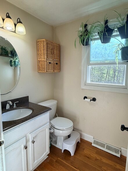 Bathroom - 37 Pinecrest Vlg