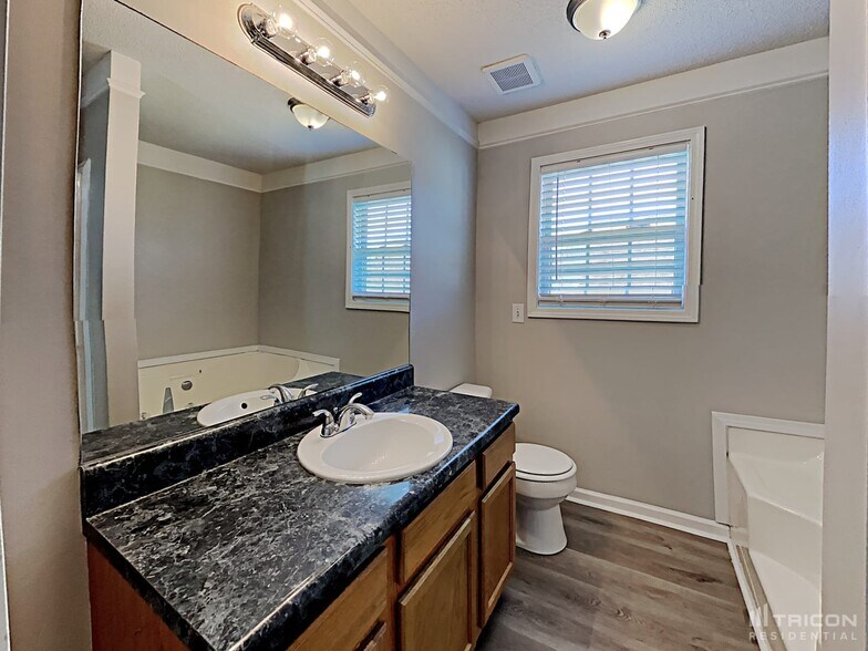 Building Photo - 412 Remington Ct