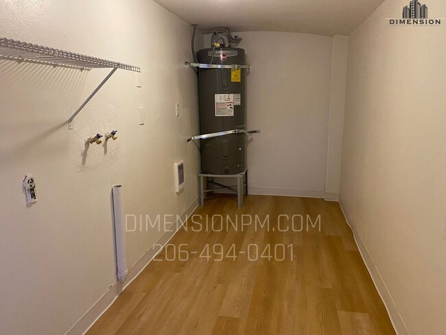 Building Photo - Cozy 2bed 1Bath with fenced backyard in Kent!