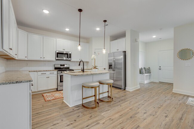 Building Photo - 1005 Beech Tree Cv